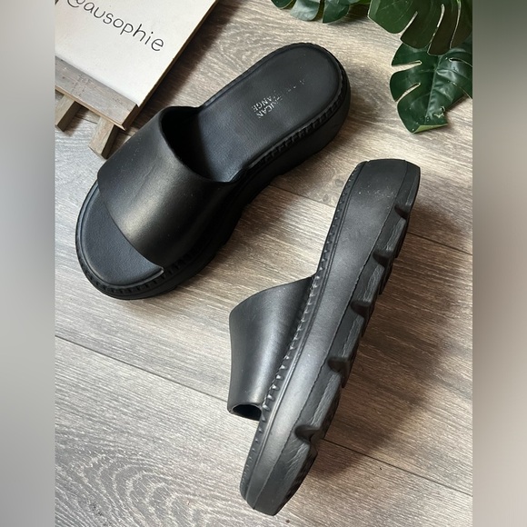 American exchange chunky platform slip on sandals in Black. Size 8. - Picture 1 of 7